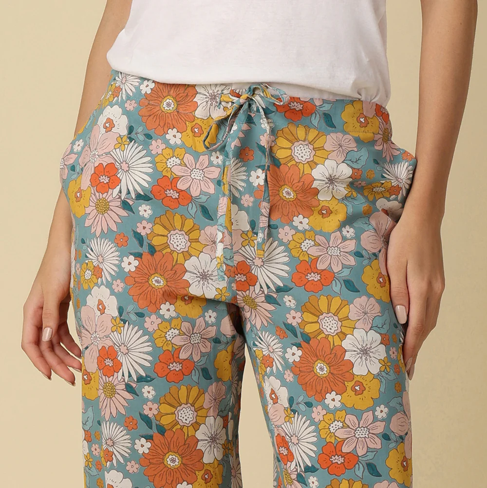Anais Pant in a bag - Image 2